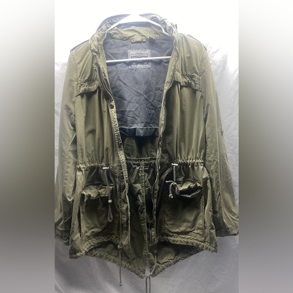Levi's military jacket Wonens sz S Hidden Hood Adjustable 34” long - Picture 1 of 8
